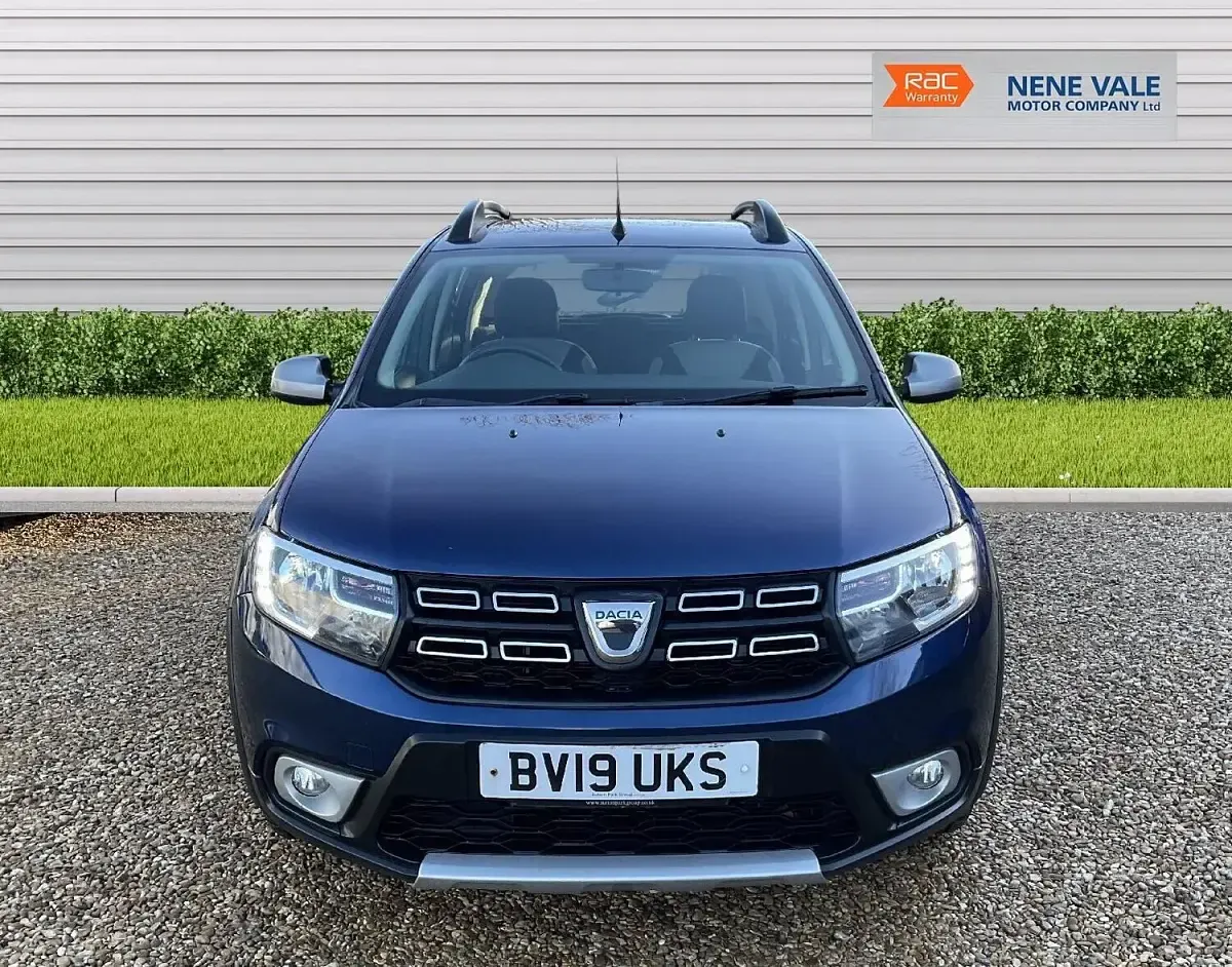 Used Dacia Sandero Comfort 90 HP (66 kW) 2019 Blue Hatchback