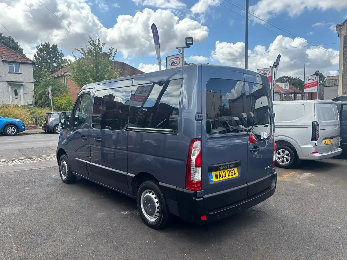 Used Renault Master 2013 Blue Estate