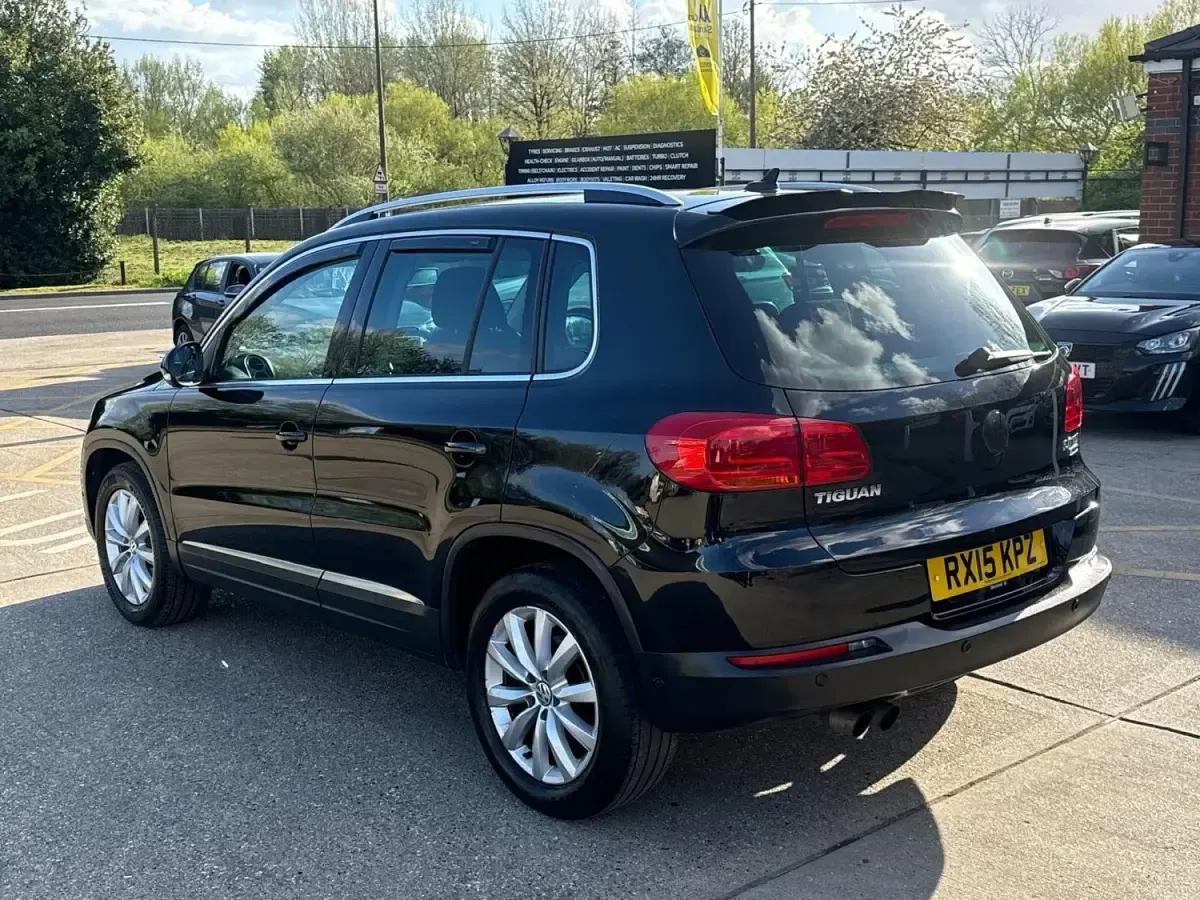 Usado VW Tiguan Match 150 HP (110 kW) 2015 Preto SUV