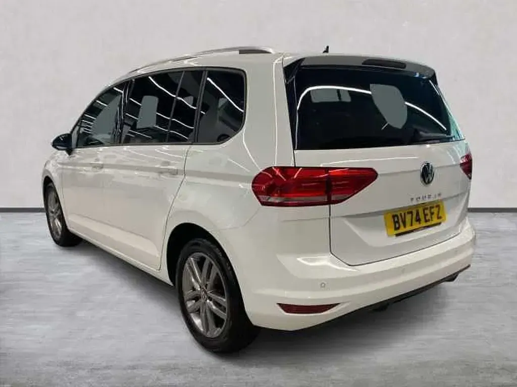 Used VW Touran Match 150 HP (110 kW) 2024 White MPV
