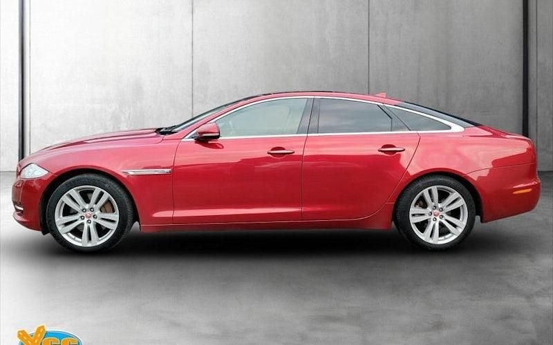 Used Jaguar XJ Premium Luxury 275 HP (202 kW) 2013 Red Sedan