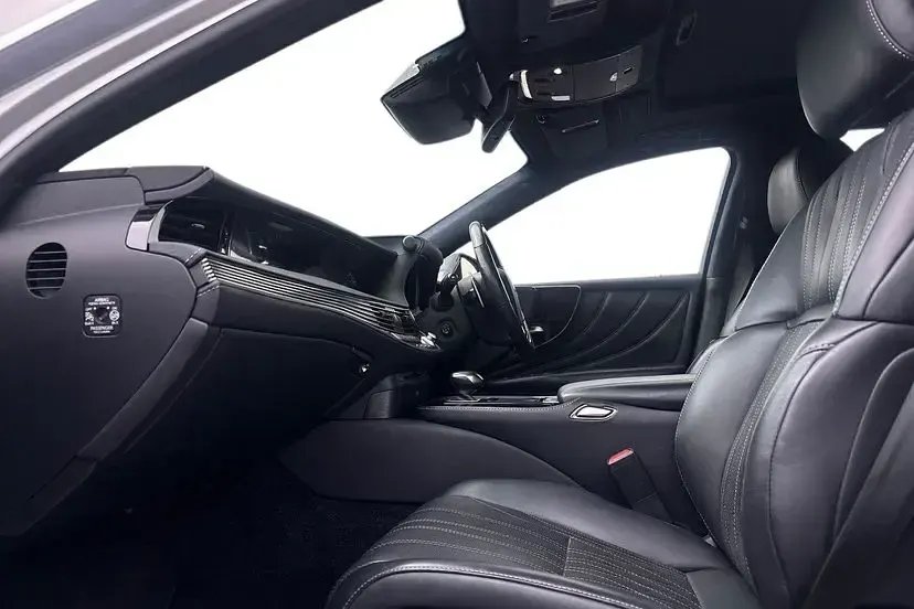 Used Lexus LS500h 359 HP (264 kW) 2018 Silver Sedan