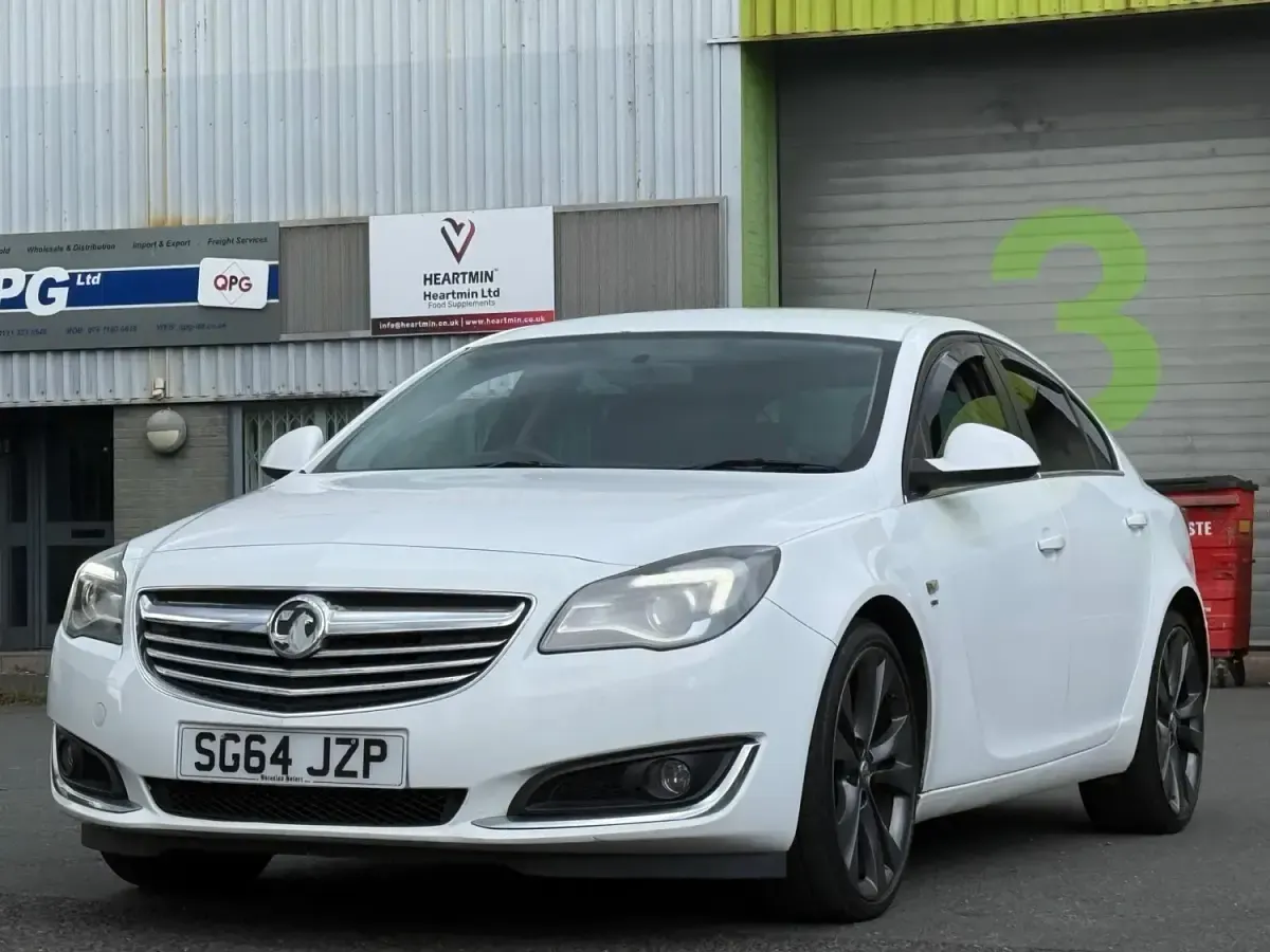 Second-hand Vauxhall Insignia SRi 2014 Alb Hatchback