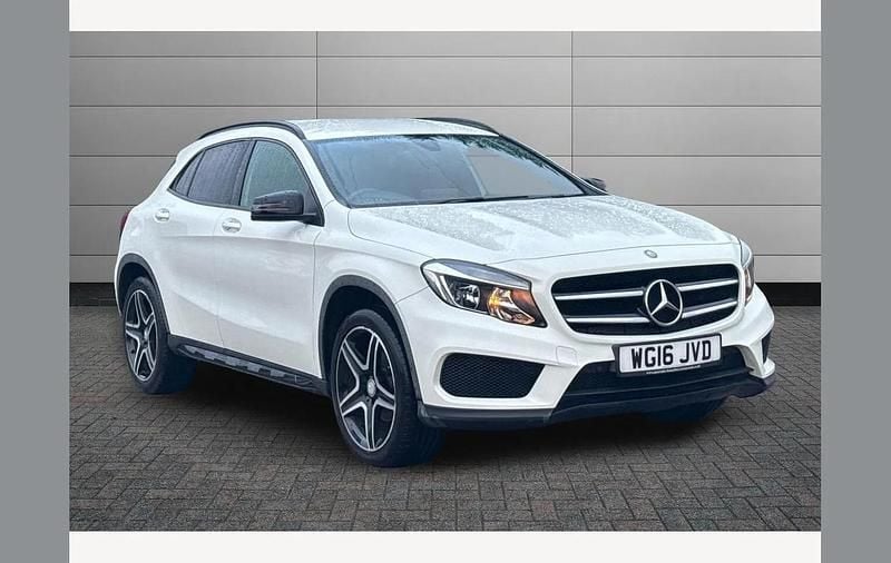White Used 2016 Mercedes GLA200 AMG line SUV | £9,650 (Fair price) - Image 1/2