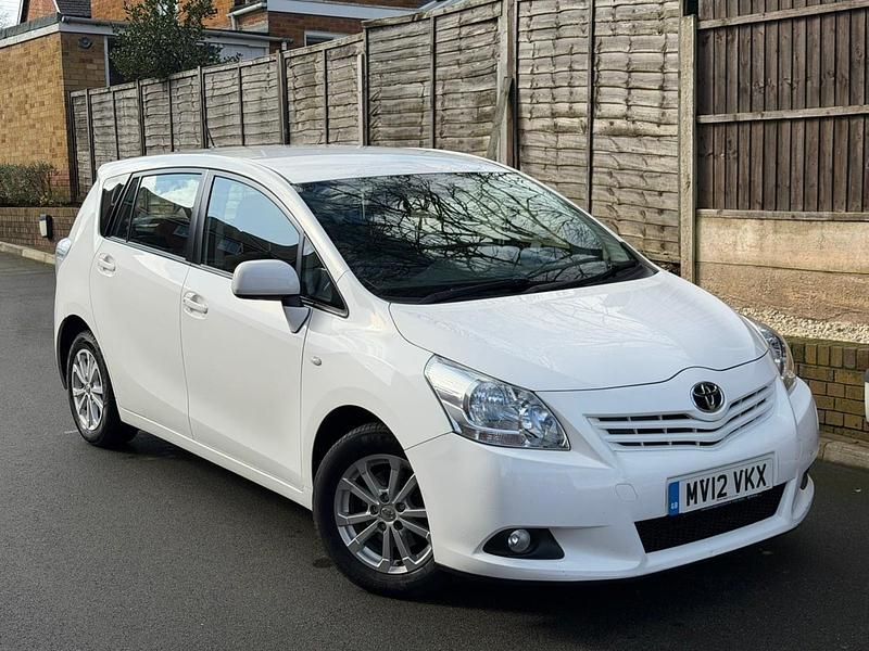 Used Toyota Verso 2012 White MPV