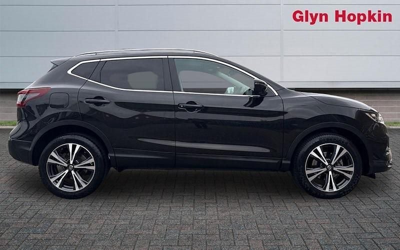 Used Nissan Qashqai N-Connecta 158 HP (116 kW) 2021 Black SUV
