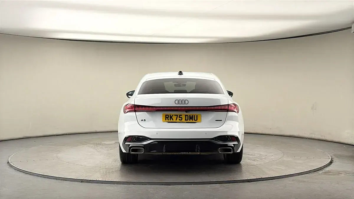 Używany Audi A5 S-Line 2025 Biały Hatchback