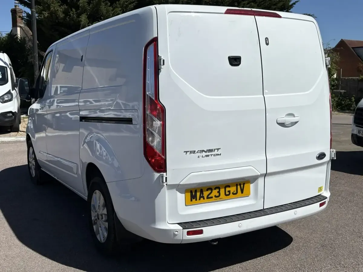 Używany Ford Transit Custom Limited 130 KM (95 kW) 2023 Biały Van