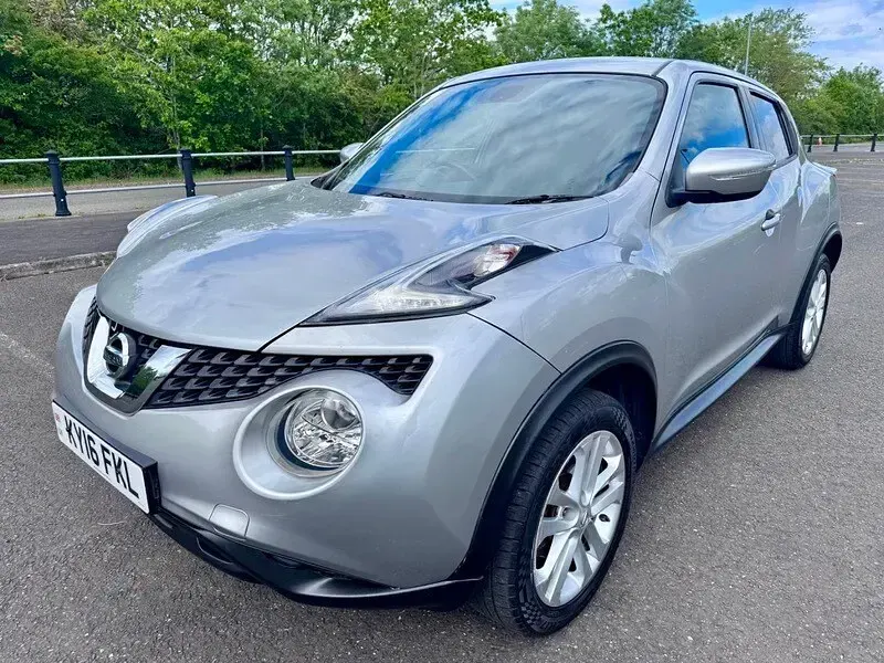 Used Nissan Juke N-Connecta 110 HP (80 kW) 2016 Silver SUV