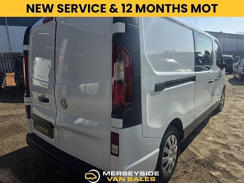 Used Vauxhall Vivaro Sportive 125 HP (91 kW) 2018 White