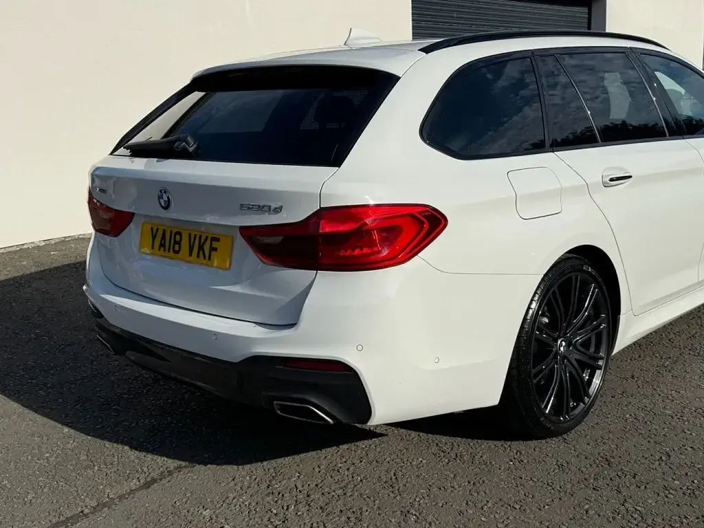 Used BMW 520 M Sport 190 HP (139 kW) 2018 White Estate