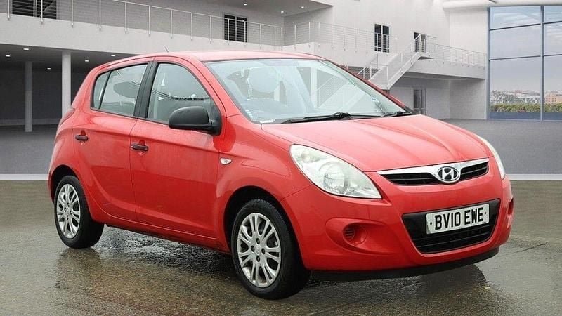 Used Hyundai i20 Classic 77 HP (56 kW) 2010 Red Hatchback