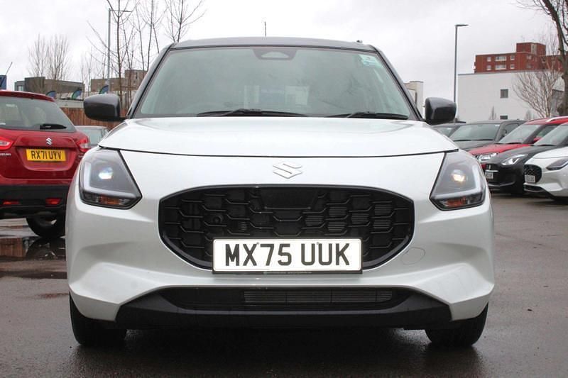 Used Suzuki Swift 2025 White Hatchback