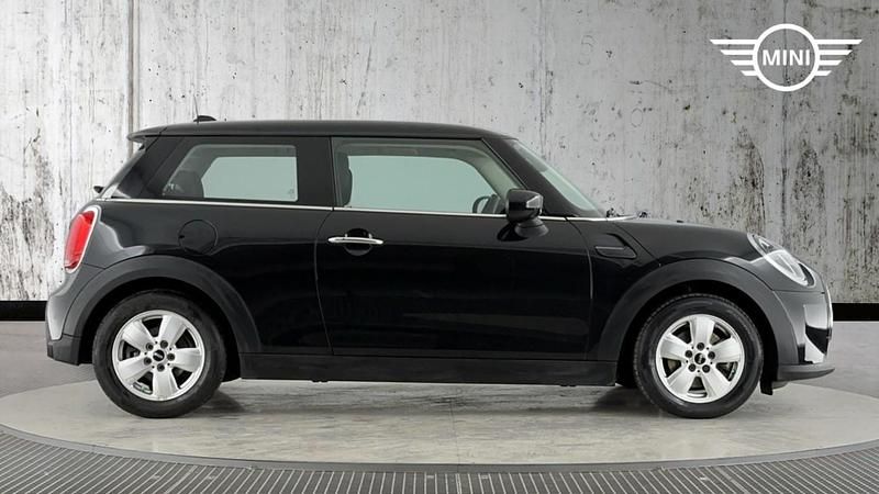 Used Mini Cooper Classic 134 HP (98 kW) 2023 Black Hatchback