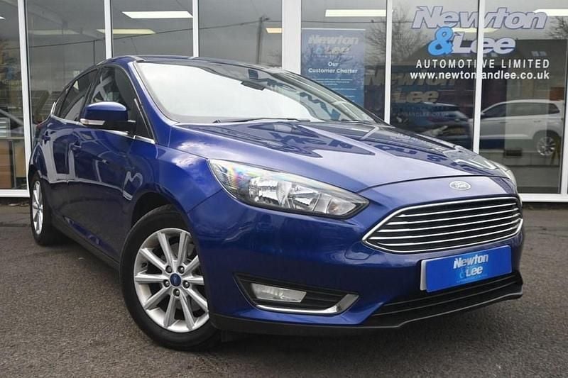 Used Ford Focus Titanium 150 HP (110 kW) 2016 Blue Hatchback