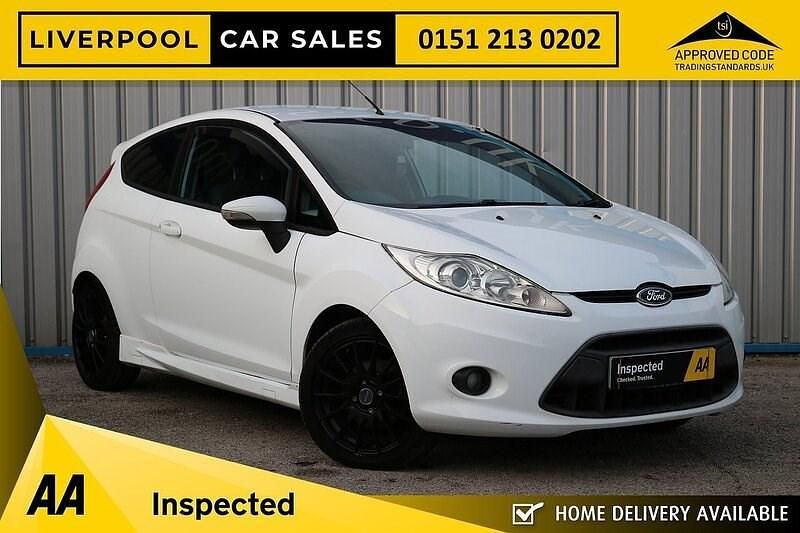 Used Ford Fiesta Zetec 95 HP (69 kW) 2011 White Hatchback