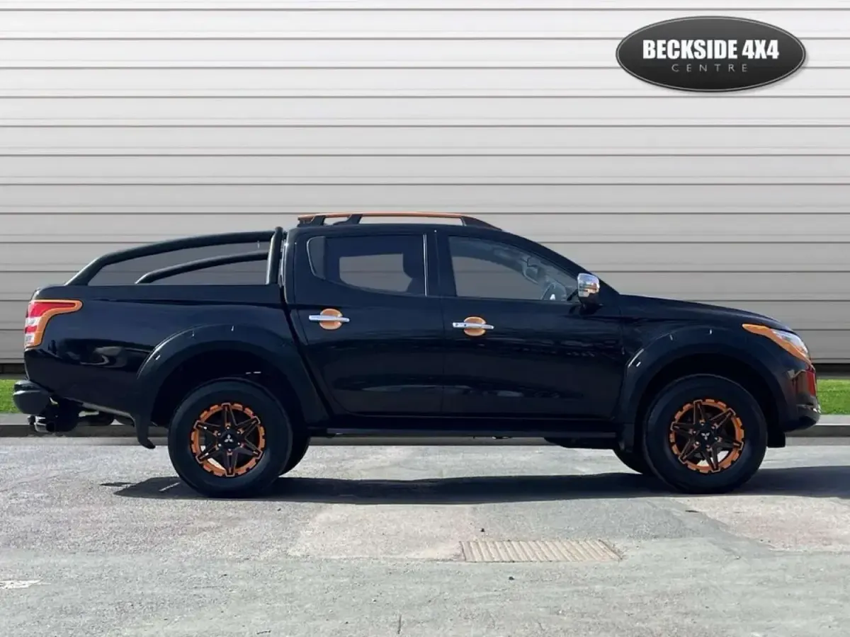 Used Mitsubishi L200 2018 Black Pickup