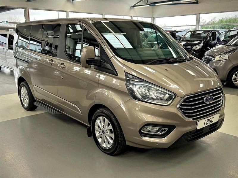 Used Ford Tourneo Titanium 130 HP (95 kW) 2018 Silver MPV