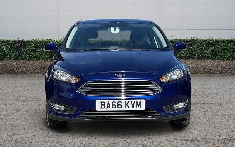 Used Ford Focus Zetec 120 HP (88 kW) 2016 Blue Hatchback