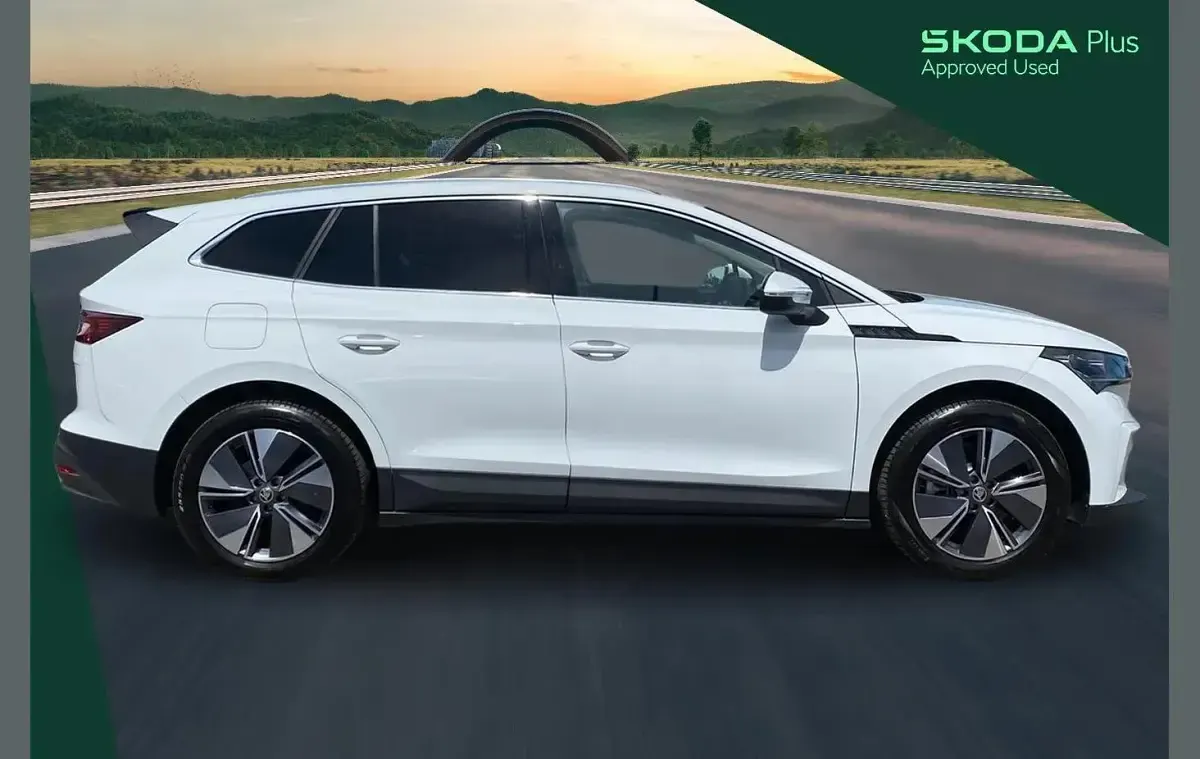 Used Skoda Enyaq iV 210 kW (286 HP) 2024 White SUV