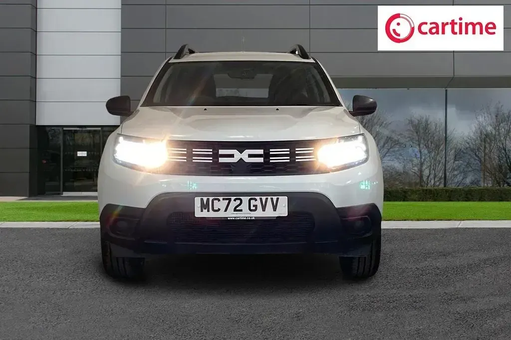Used Dacia Duster Essentiel 90 HP (66 kW) 2023 White SUV