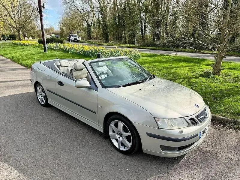 Begagnad Saab 9-3 Cabriolet Vector 2004 Silver Cab
