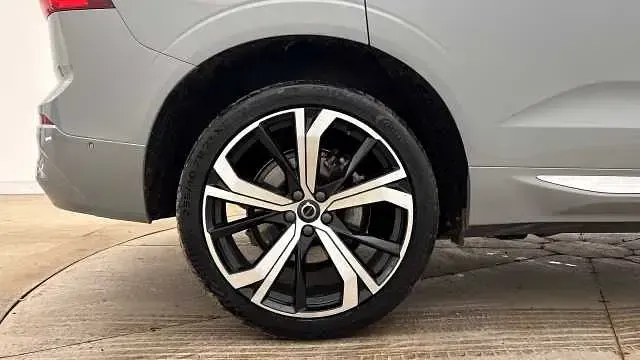 Used Volvo XC60 Ultra 247 HP (181 kW) 2025 Grey SUV