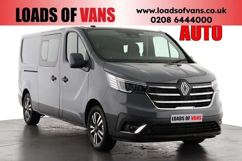 New Renault Trafic 2025 Grey MPV