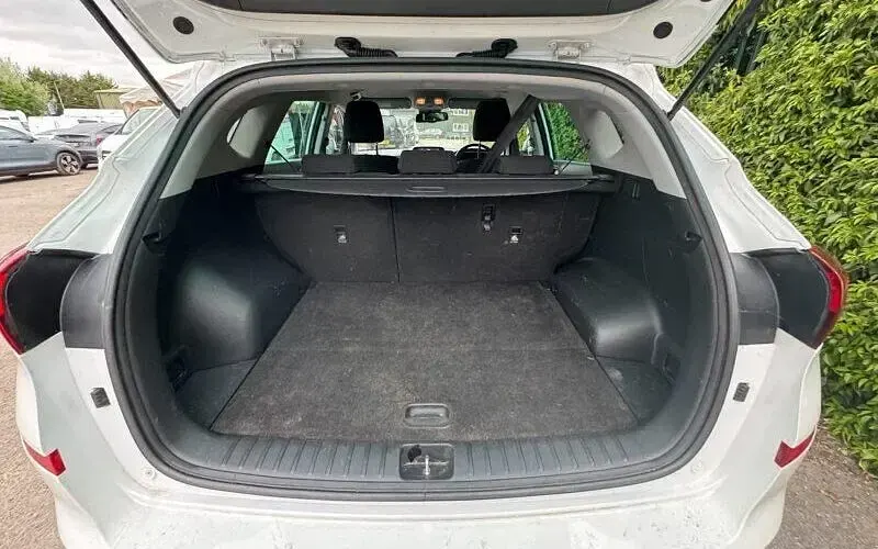 Usado Hyundai Tucson SE 132 HP (97 kW) 2019 SUV