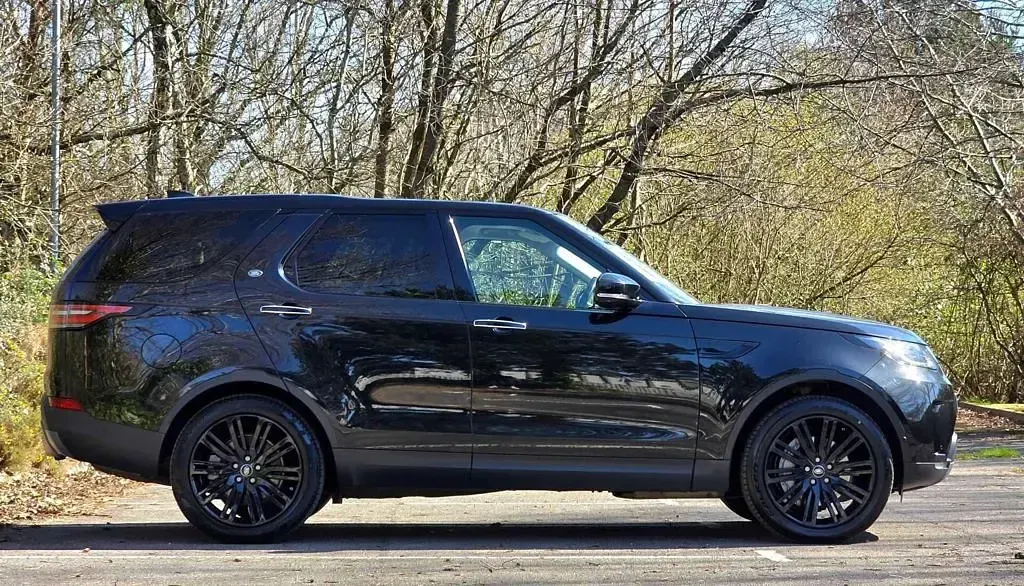 Used Land Rover Discovery HSE Luxury 300 HP (220 kW) 2020 Black SUV
