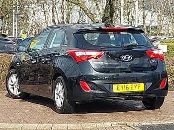 Used Hyundai i30 SE 110 HP (80 kW) 2016 Black Hatchback