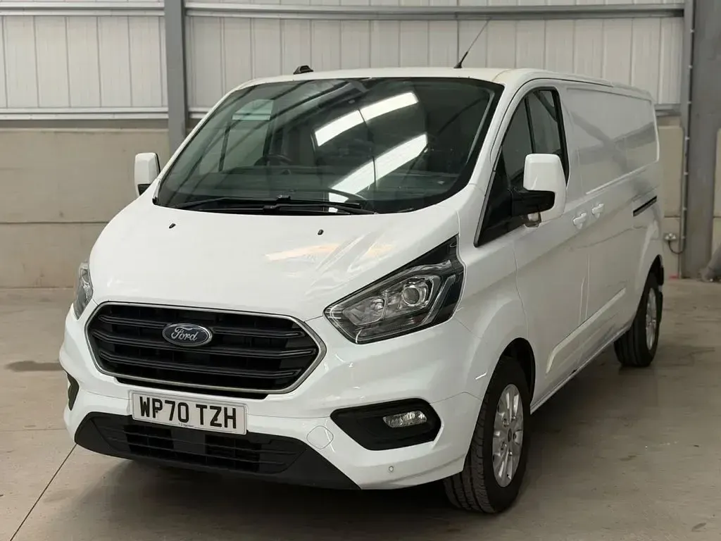 Used Ford Transit Custom Limited 170 HP (125 kW) 2020 White Van
