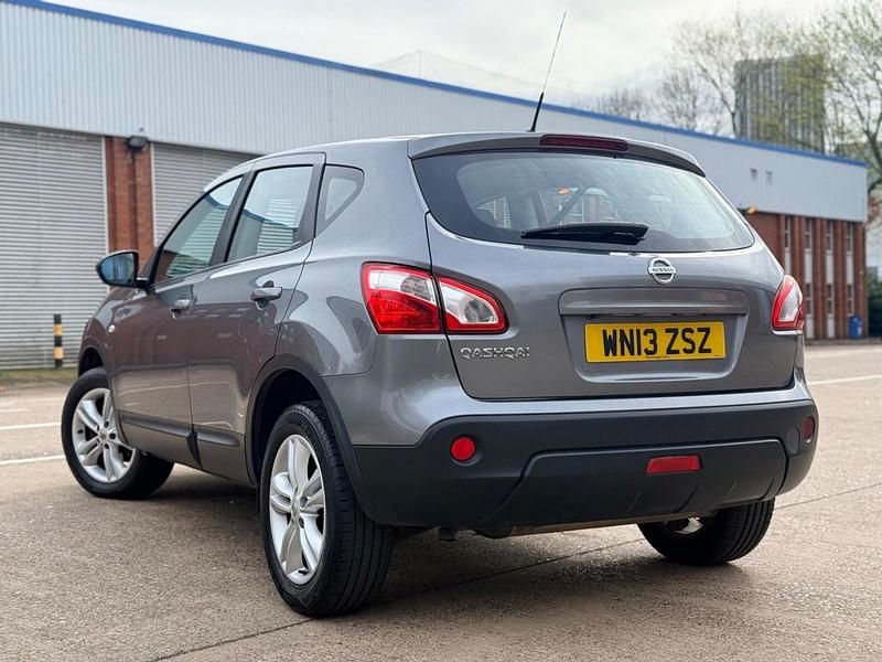 Used Nissan Qashqai Acenta 117 HP (86 kW) 2013 Grey SUV