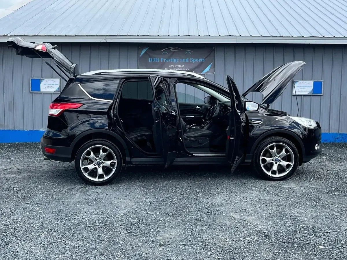 Used Ford Kuga Titanium 180 HP (132 kW) 2016 Black SUV