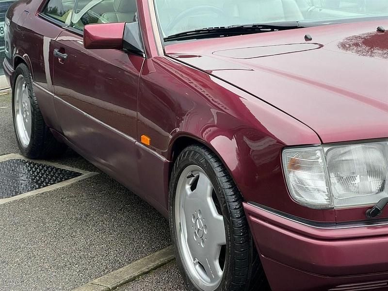 Used Mercedes E220 1996 Red Sedan