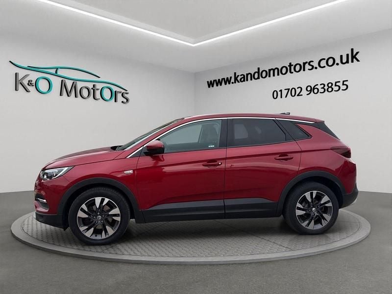 Used Vauxhall Grandland X Sport 120 HP (88 kW) 2018 Red SUV