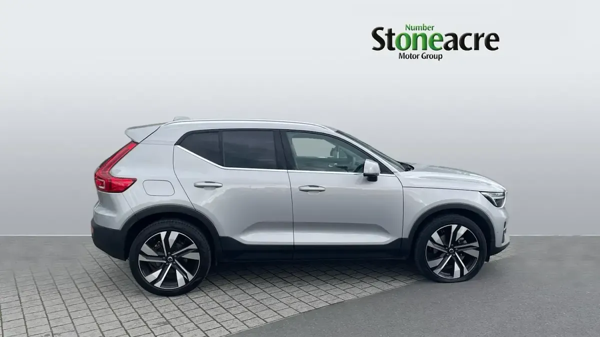 Used Volvo XC40 Ultra 163 HP (119 kW) 2025 Silver SUV
