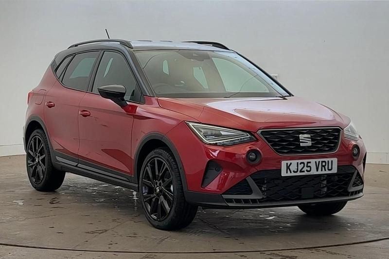 Desire red New 2025 Seat Arona Black Edition SUV | £19,990 (Good price) - Image 1/4