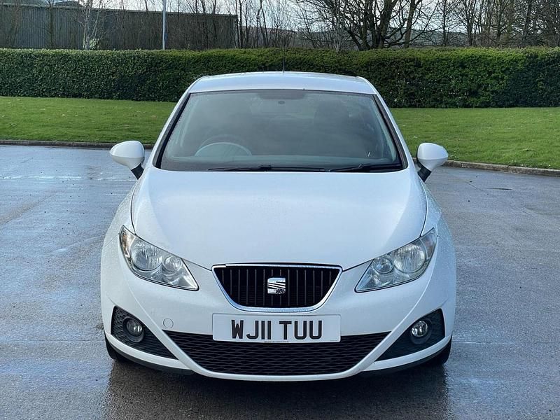 Usado Seat Ibiza 85 HP (62 kW) 2011 Branco Citadino