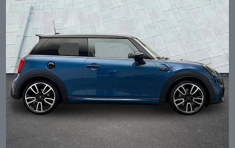 Gebraucht Mini Cooper S Premium 176 PS (129 kW) 2023 Blau Kleinwagen