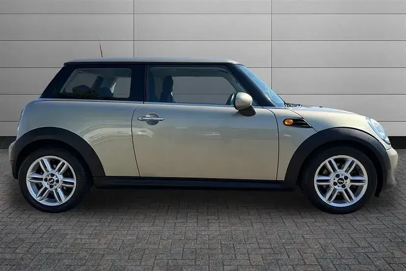 Usado Mini Cooper 122 HP (89 kW) 2010 Prateado Citadino