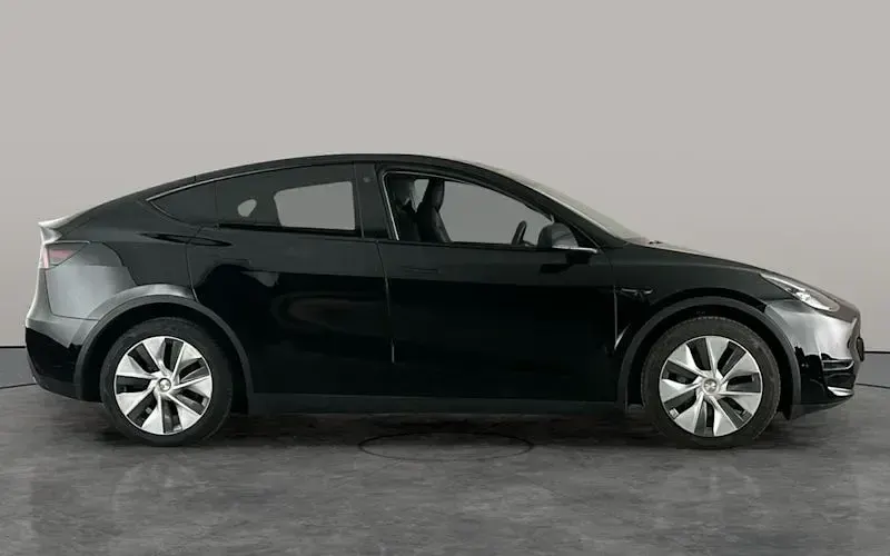 Used Tesla Model Y Long Range AWD 286 kW (389 HP) 2025 SUV