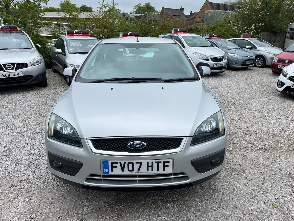 Used Ford Focus Zetec 115 HP (84 kW) 2007 Silver Hatchback