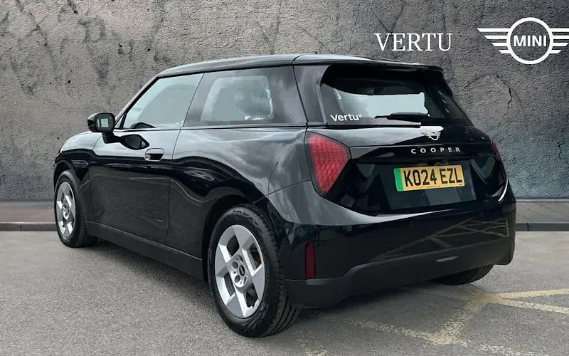 Used Mini Cooper Classic 135 kW (184 HP) 2026 Hatchback