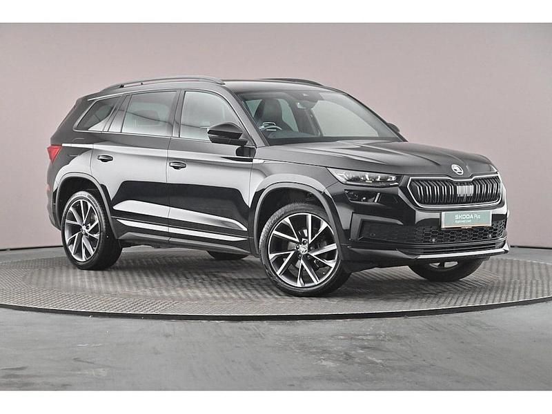Black magic pearl effect Used 2022 Skoda Kodiaq SportLine SUV | £27,887 (Fair price) - Image 1/4
