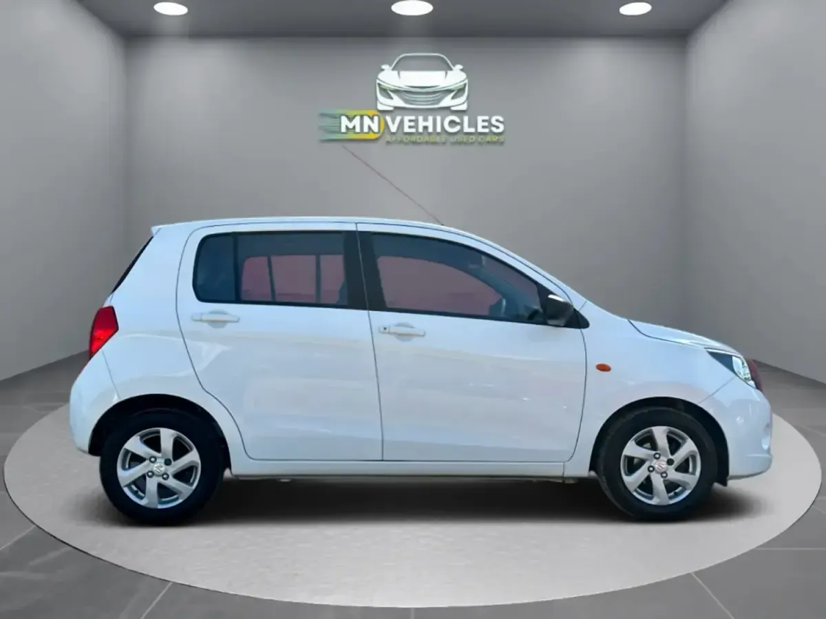 Used Suzuki Celerio SZ3 67 HP (49 kW) 2016 White Hatchback