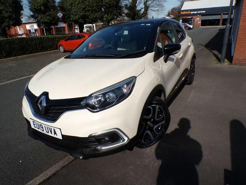 Second-hand Renault Captur Iconic 90 CP (66 kW) 2019 Alb SUV