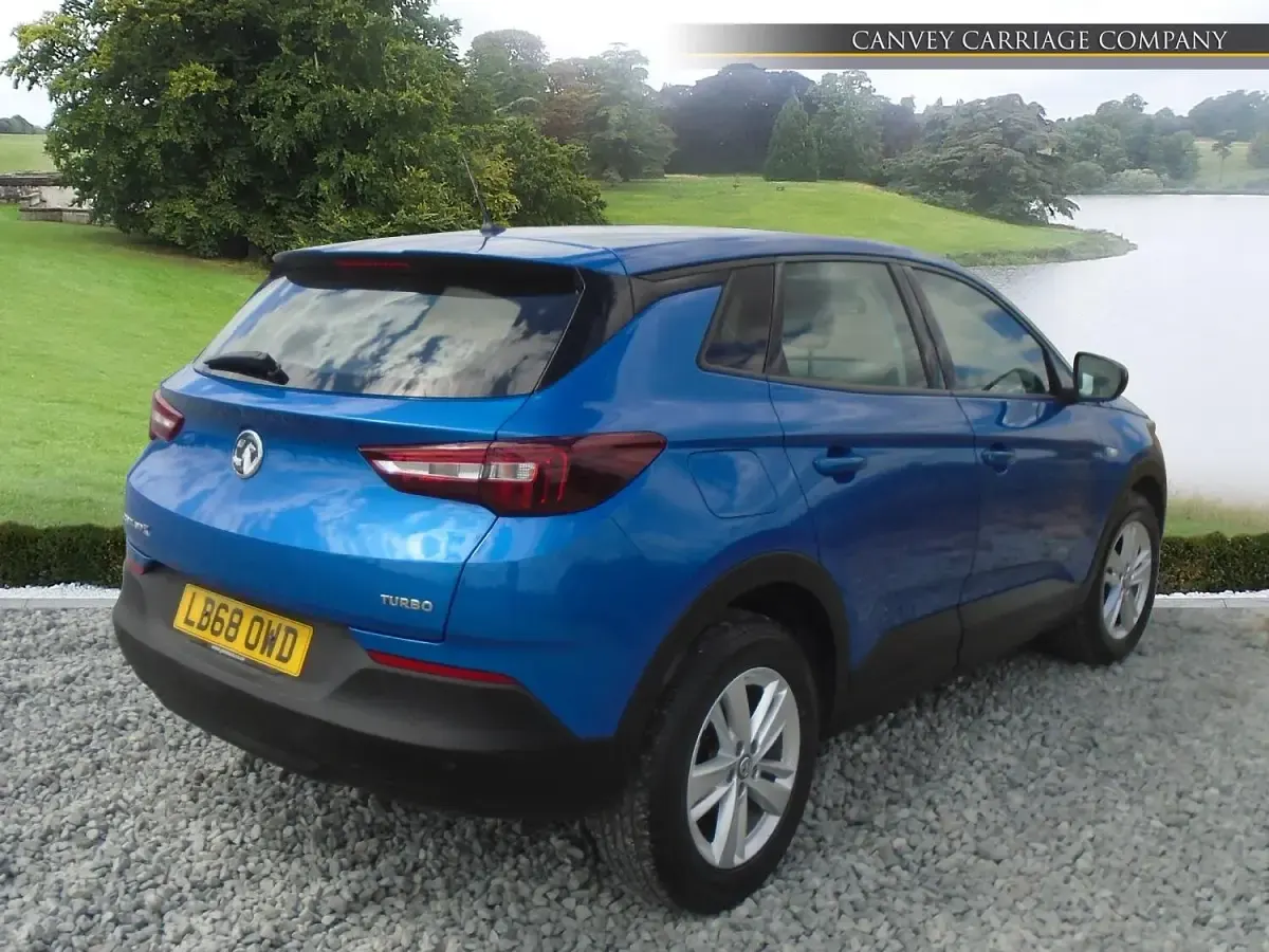 Used Vauxhall Grandland X S 130 HP (95 kW) 2019 Blue SUV