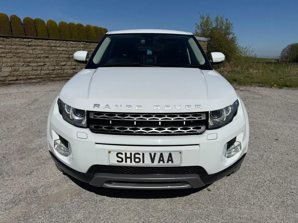 Used Land Rover Range Rover evoque Prestige 2011 White Estate