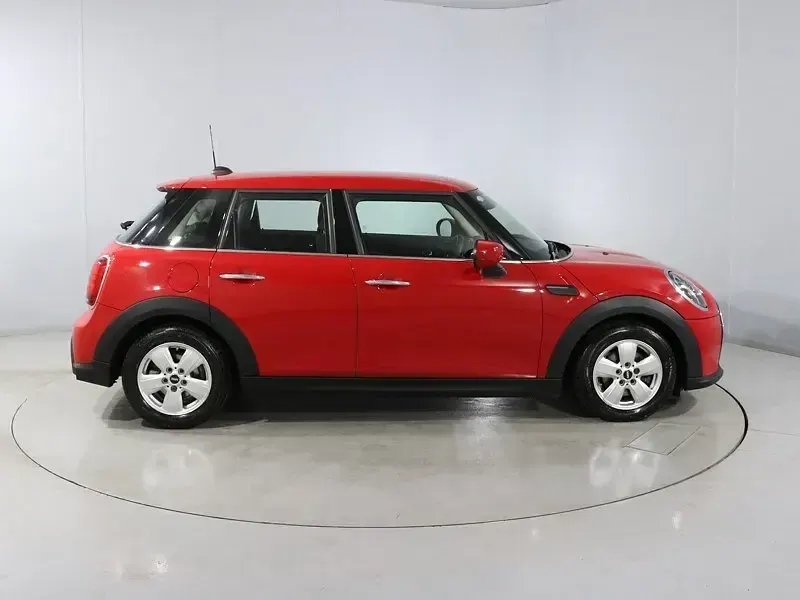 Used Mini ONE Classic 102 HP (75 kW) 2022 Red Hatchback